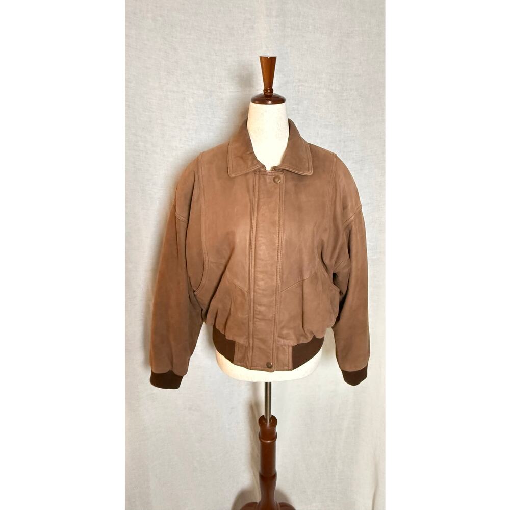 Vintage Wilson’s Leather adventure Bound Brown Leather Bomber jacket 
Size M